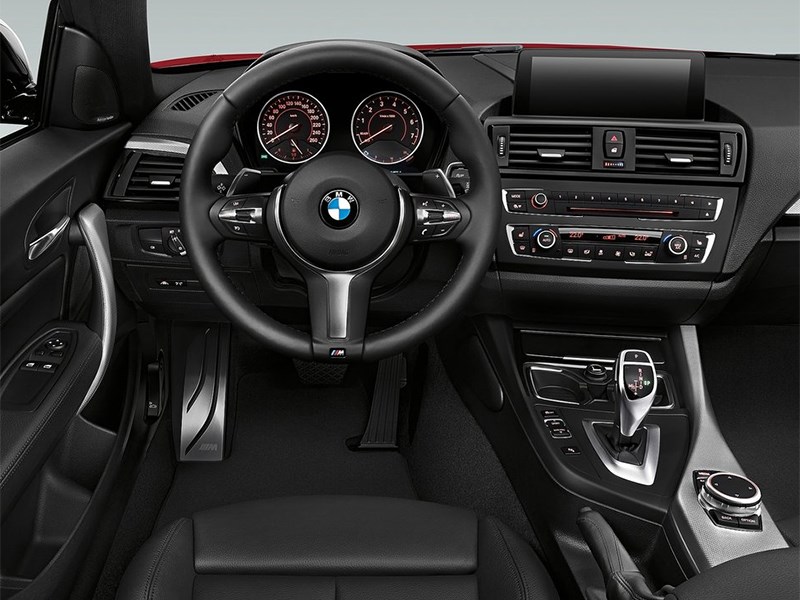 Фото салона BMW 2 Series F22 рестайлинг