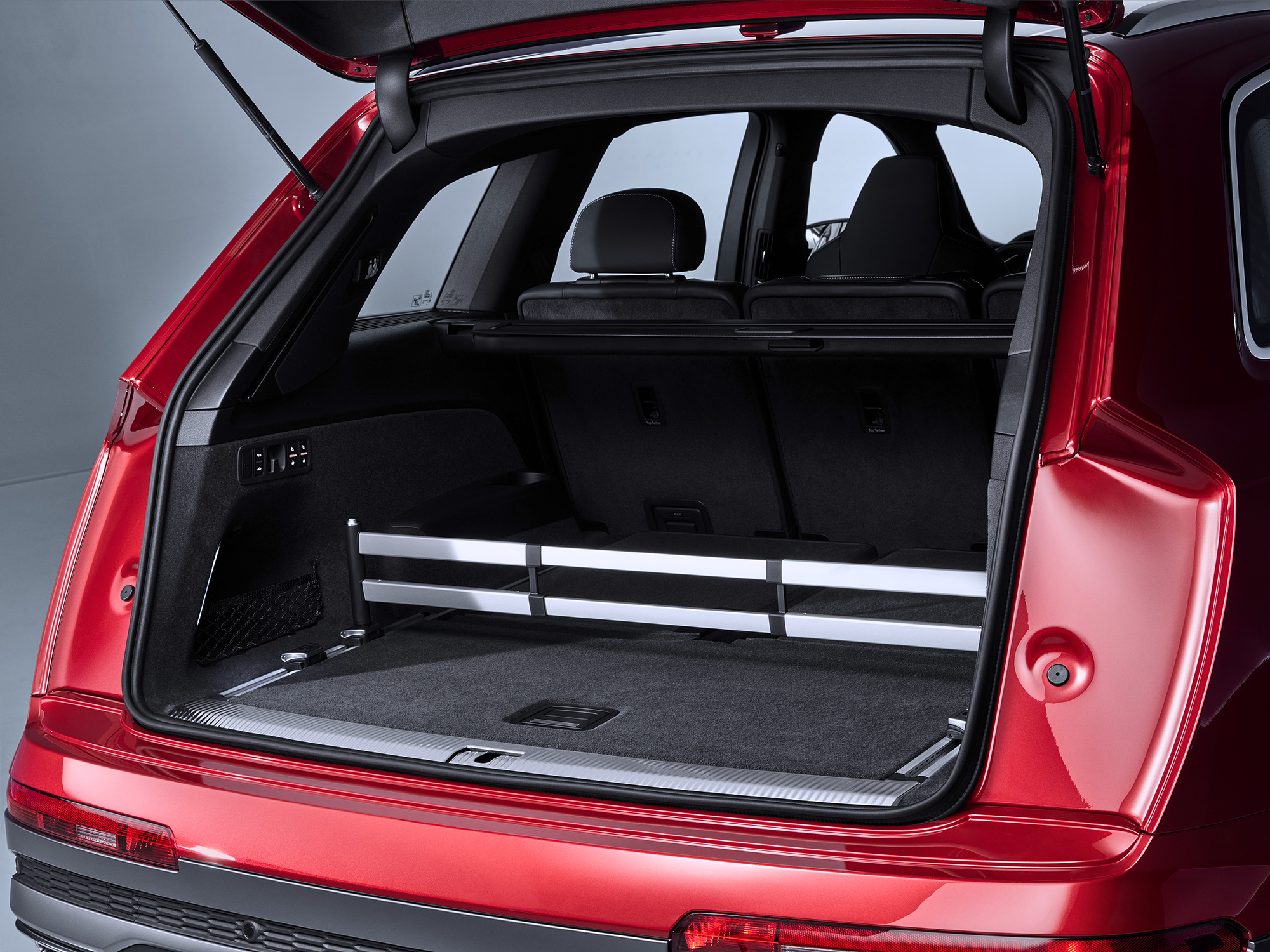Audi Q7 3 поколение багажник