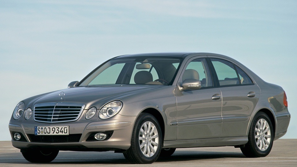 Mercedes-Benz E-Class W211 (1)